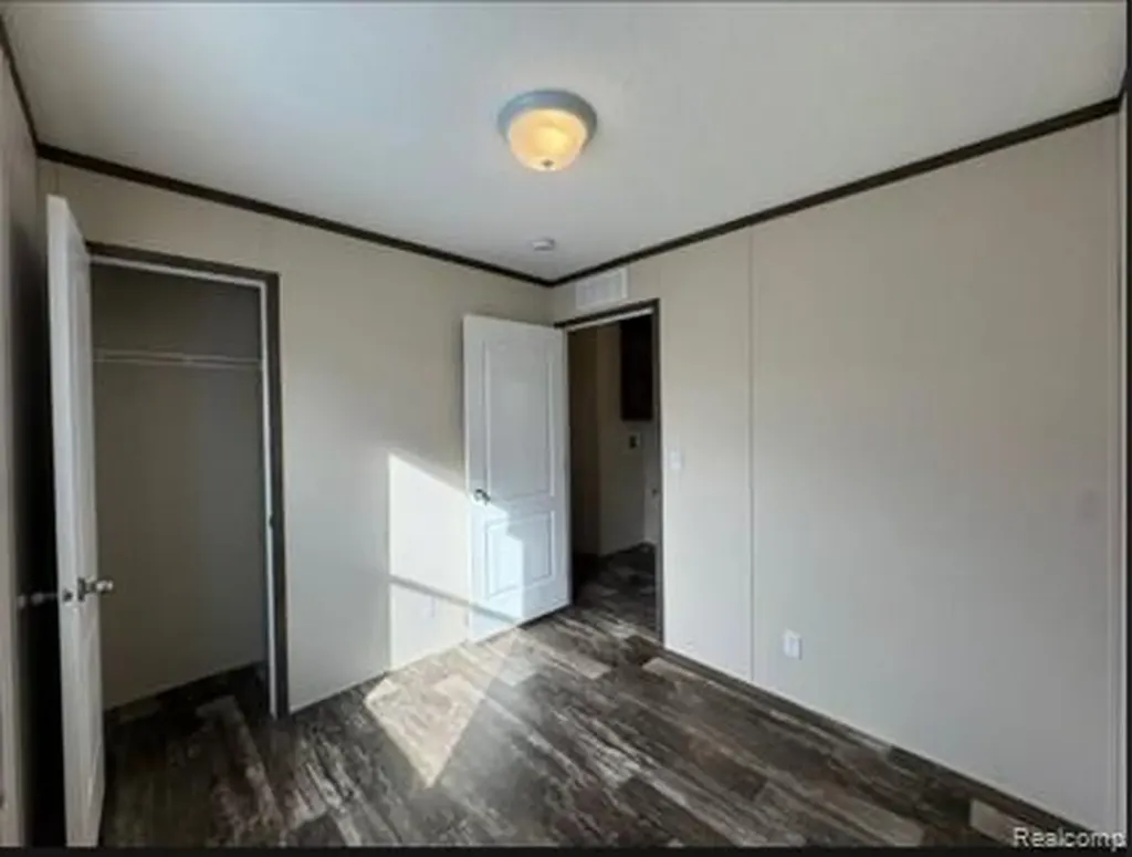 40 Sparrow Hill Orion Charter Township MI 48359