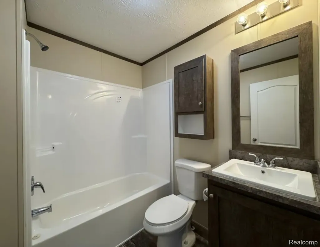40 Sparrow Hill Orion Charter Township MI 48359