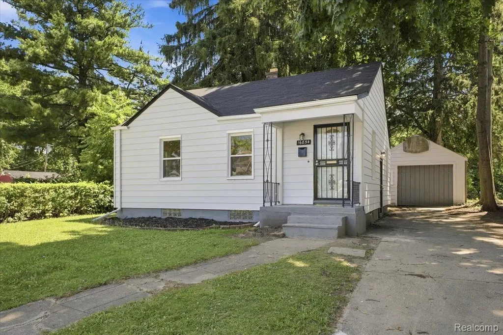 16854 Bramell Street Detroit City MI 48219