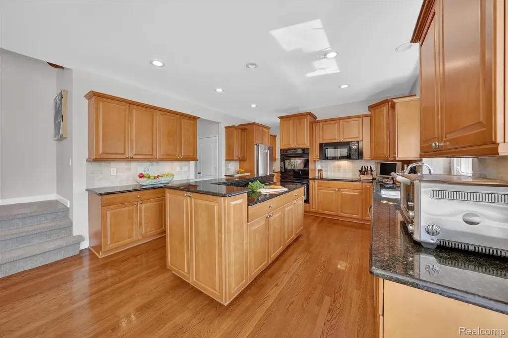 3804 Elk Drive Oakland Charter Township MI 48306