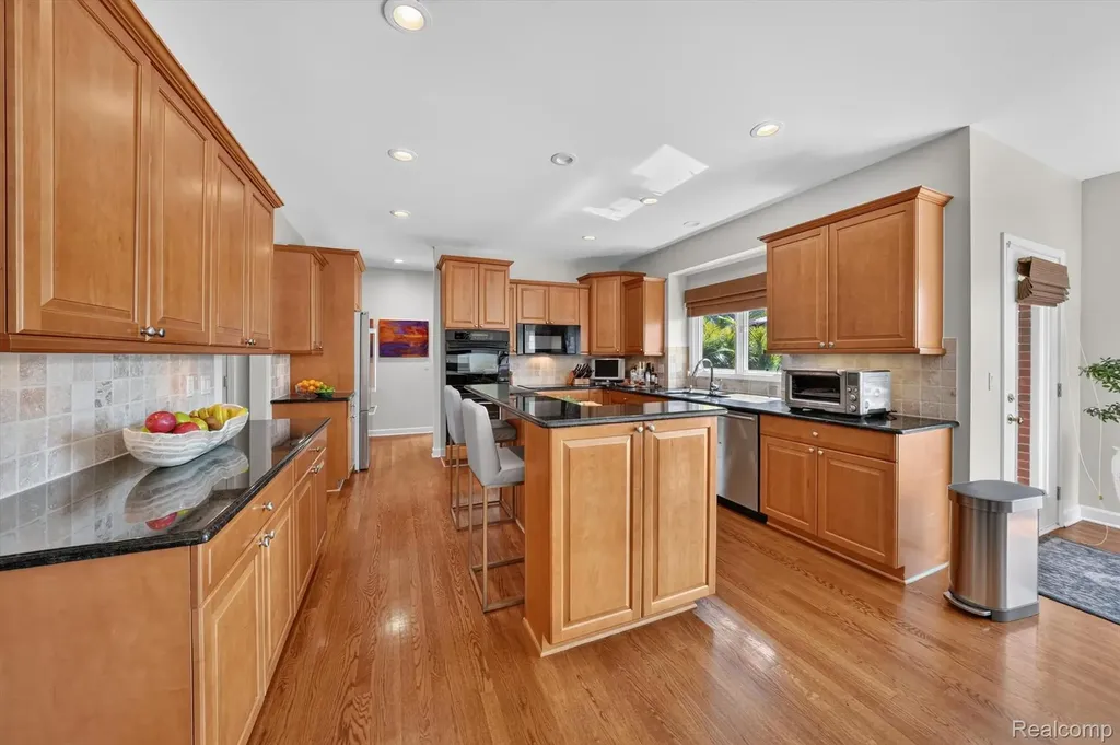 3804 Elk Drive Oakland Charter Township MI 48306