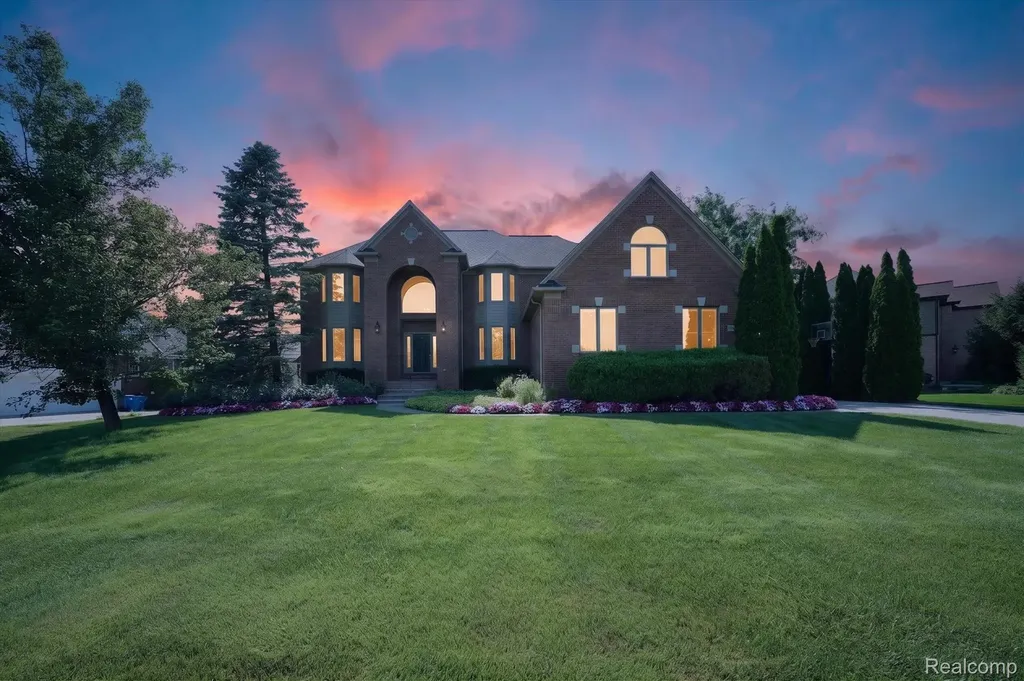3804 Elk Drive Oakland Charter Township MI 48306
