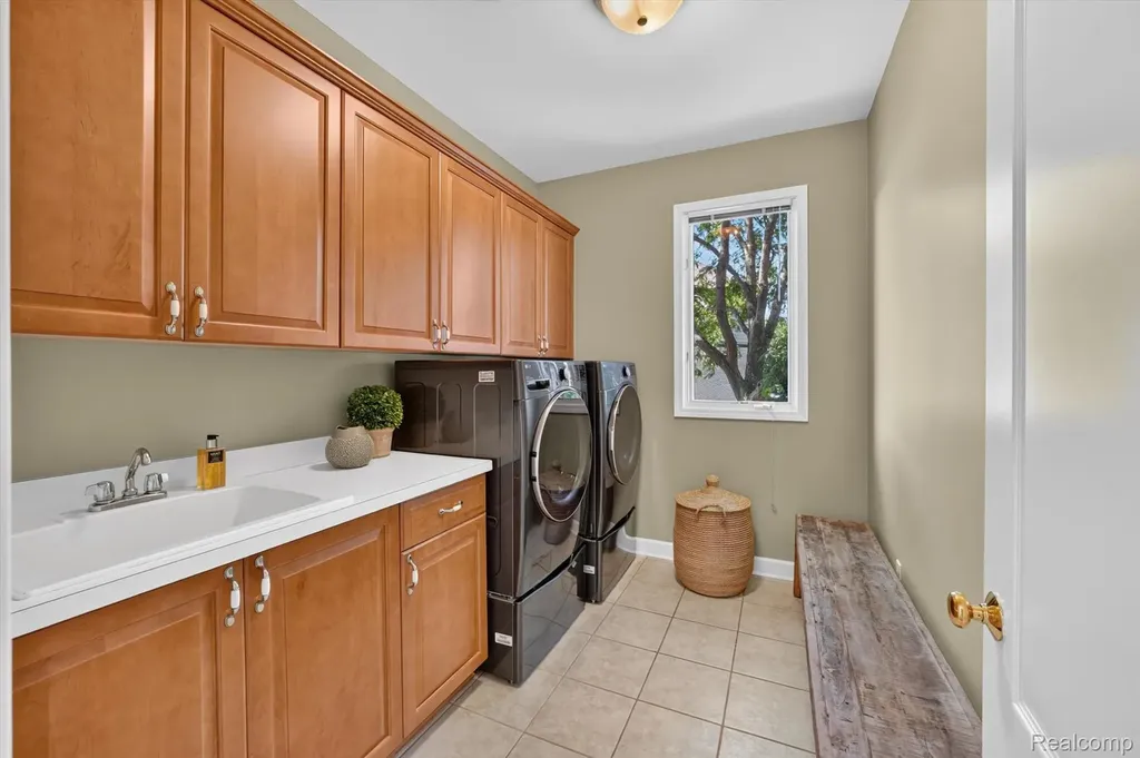 3804 Elk Drive Oakland Charter Township MI 48306
