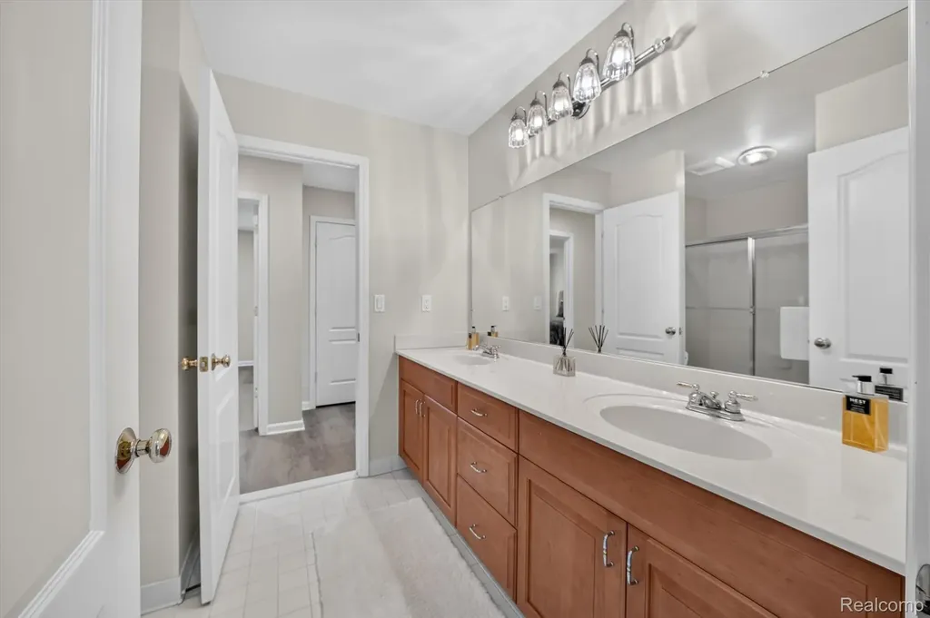 3804 Elk Drive Oakland Charter Township MI 48306