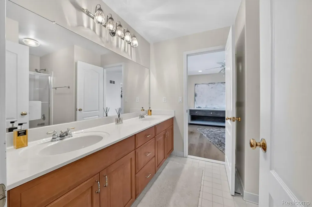 3804 Elk Drive Oakland Charter Township MI 48306
