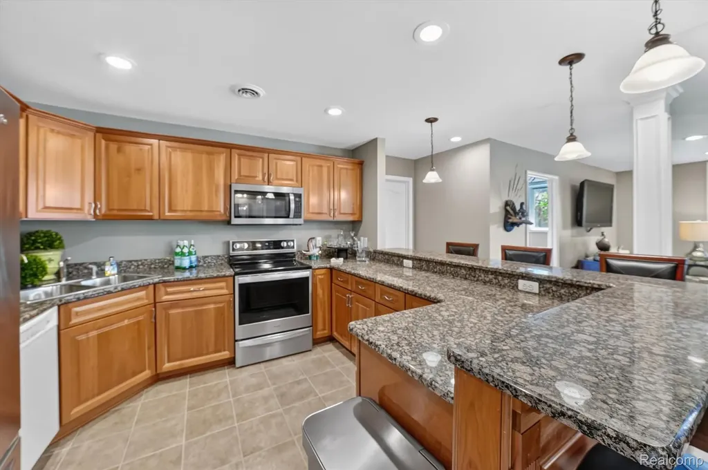 3804 Elk Drive Oakland Charter Township MI 48306