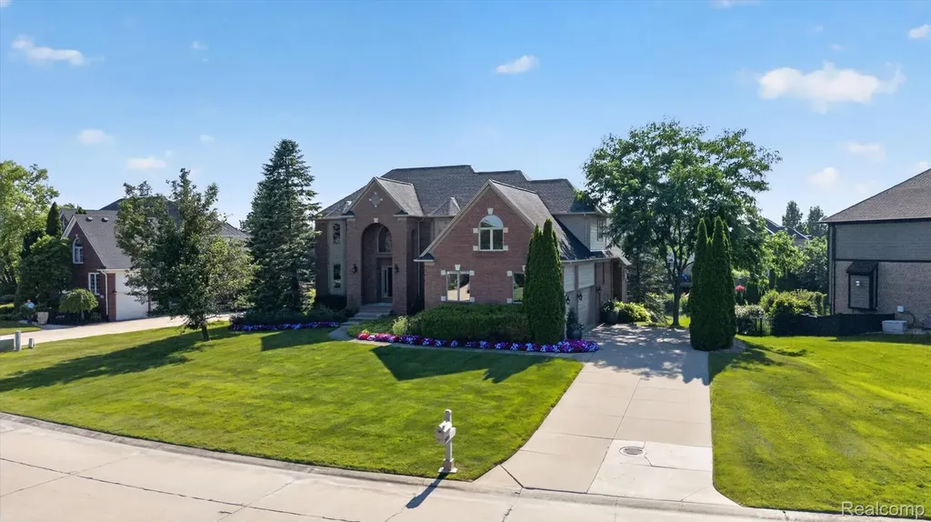 3804 Elk Drive Oakland Charter Township MI 48306