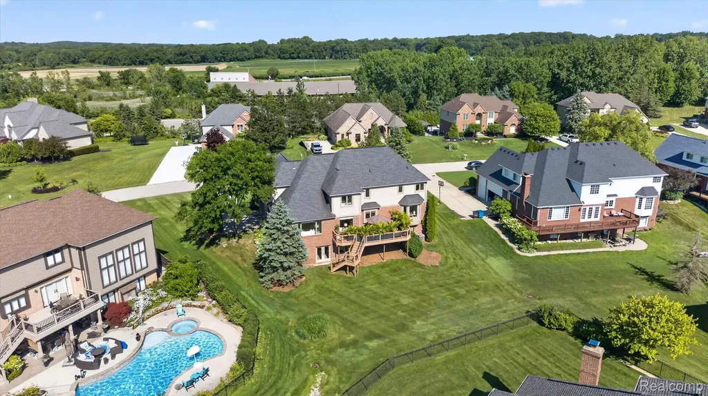 3804 Elk Drive Oakland Charter Township MI 48306