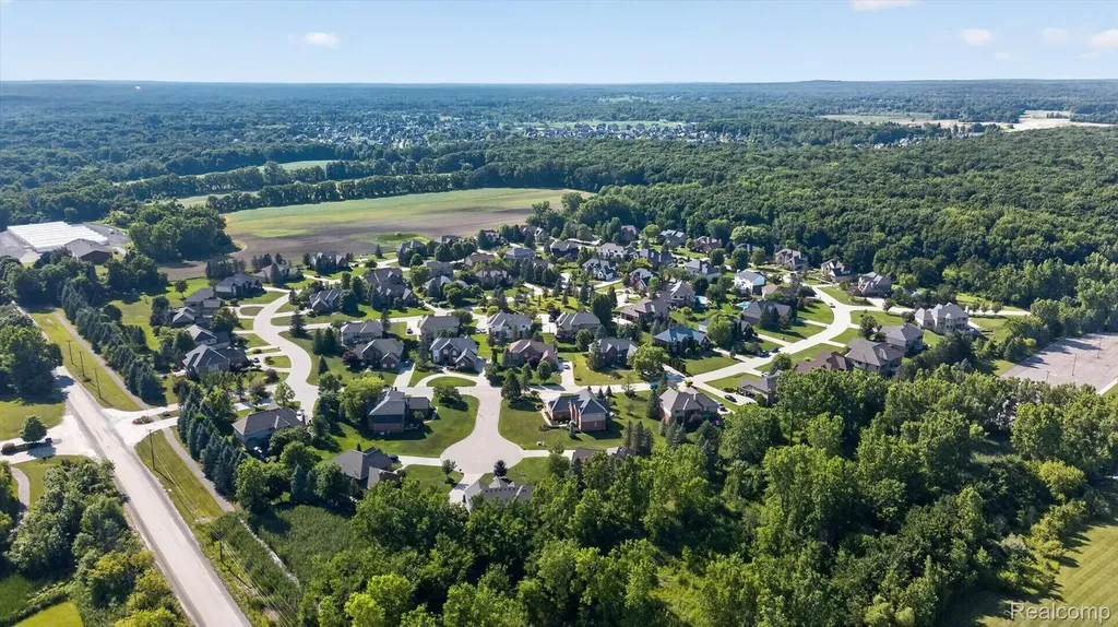 3804 Elk Drive Oakland Charter Township MI 48306