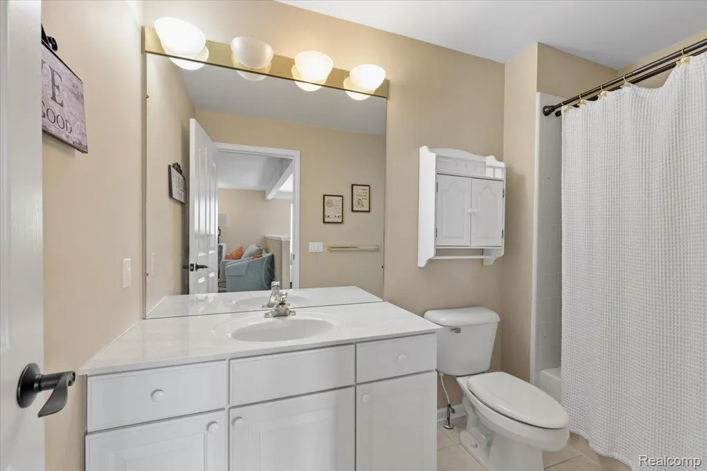 51184 Northview Plymouth Charter Township MI 48170
