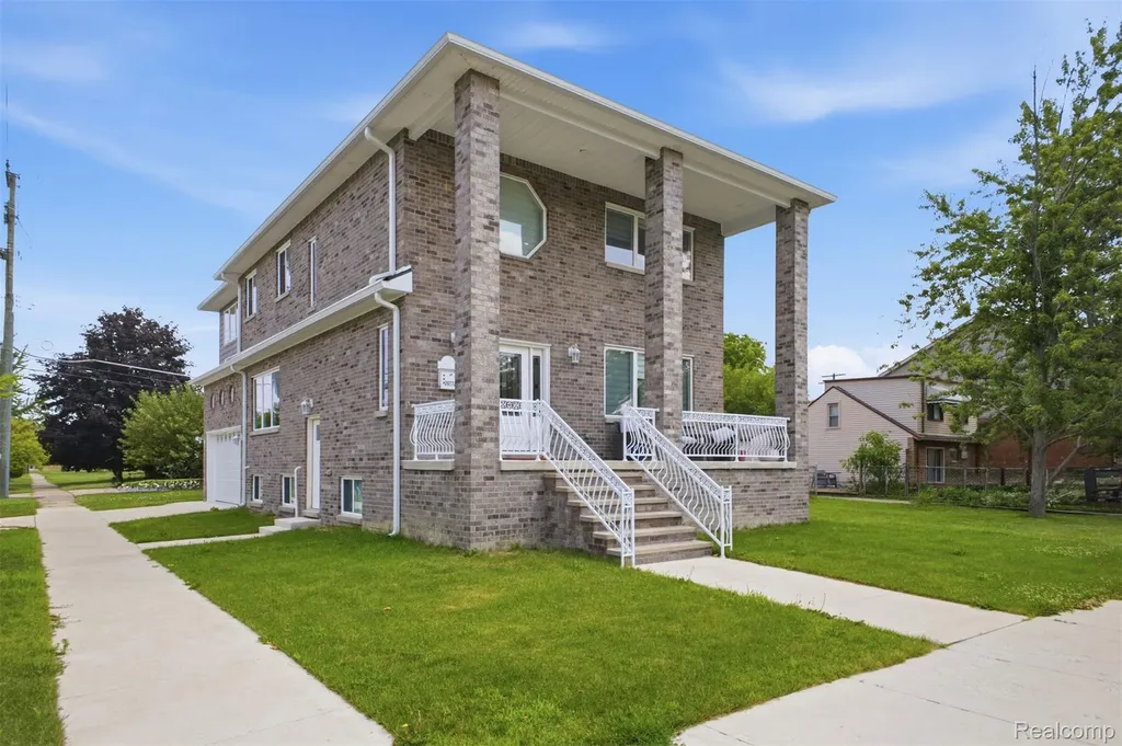 26172 Hass Street Dearborn Heights City MI 48127