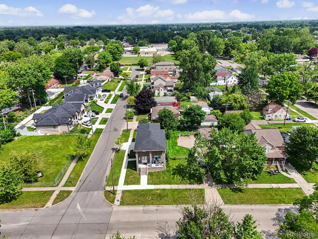 26172 Hass Street Dearborn Heights City MI 48127