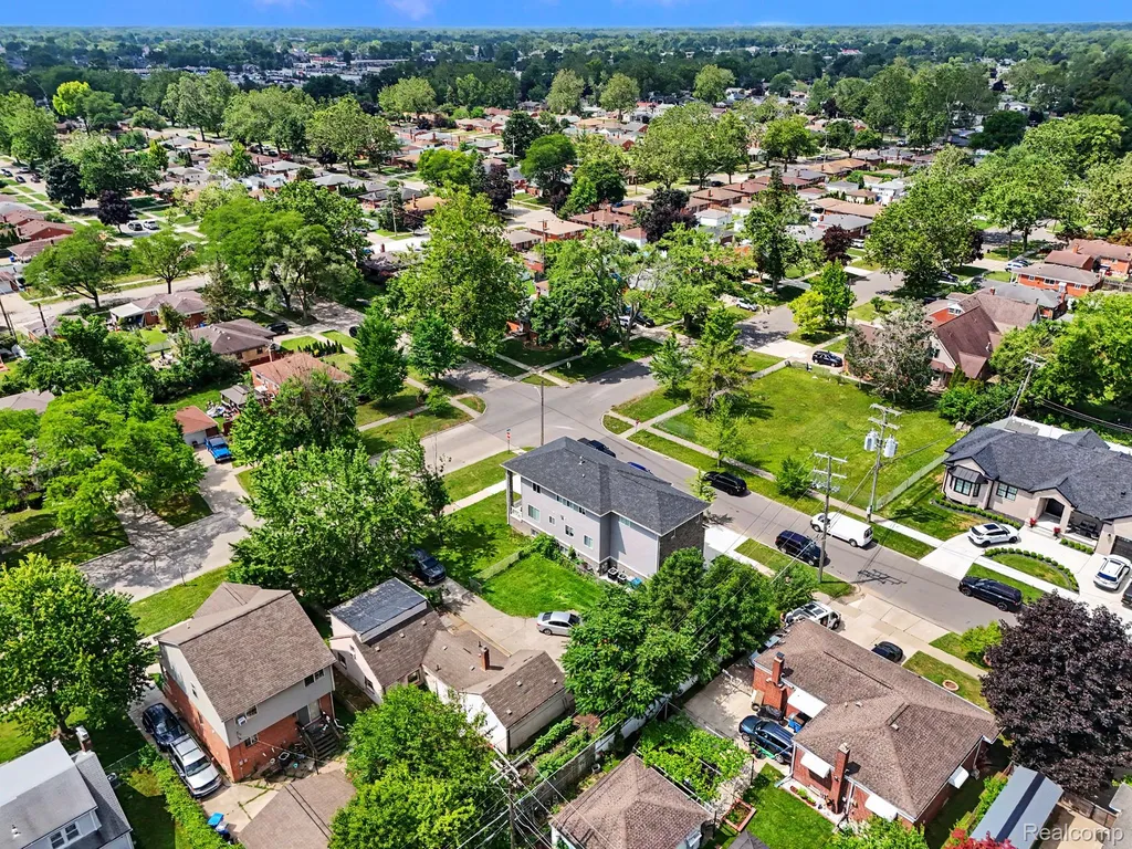 26172 Hass Street Dearborn Heights City MI 48127