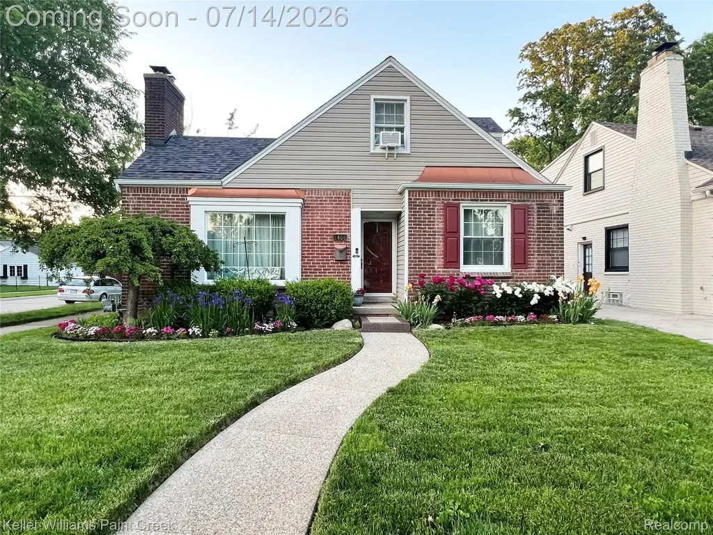 1466 Hampton Road Grosse Pointe Woods City MI 48236