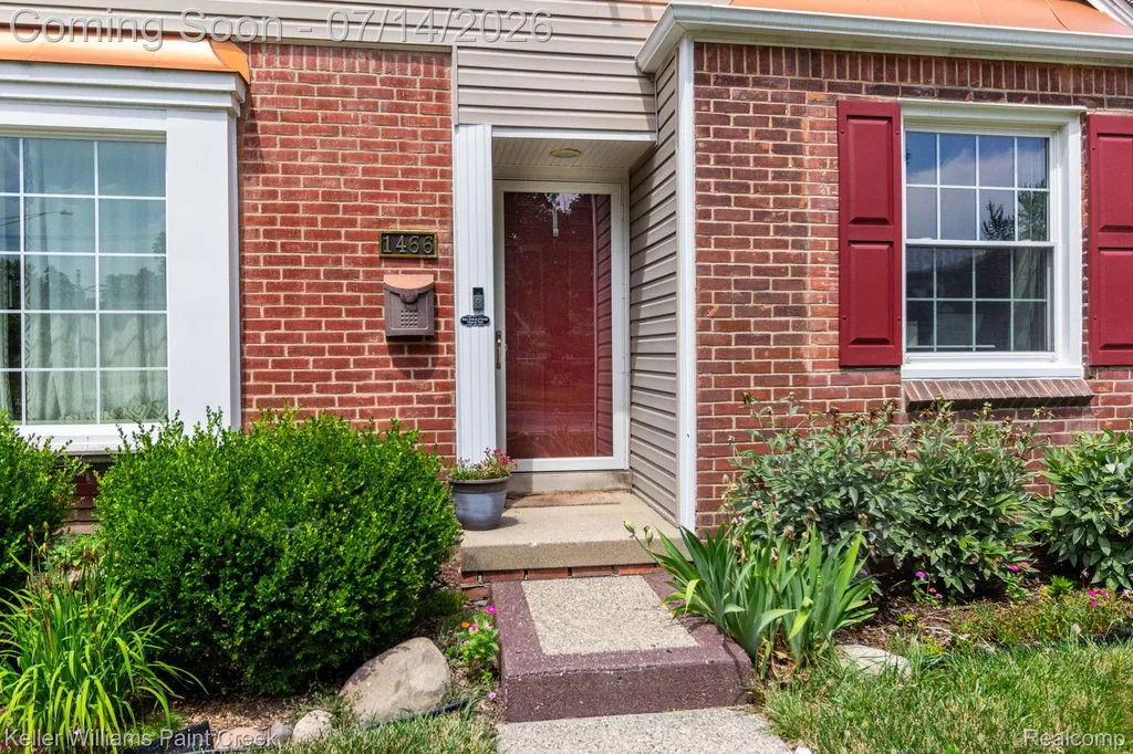 1466 Hampton Road Grosse Pointe Woods City MI 48236
