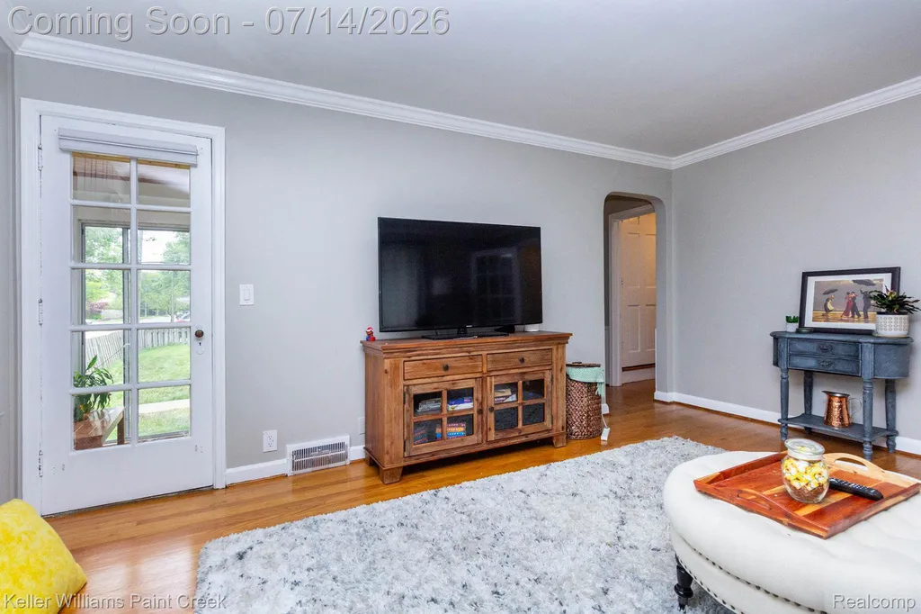 1466 Hampton Road Grosse Pointe Woods City MI 48236