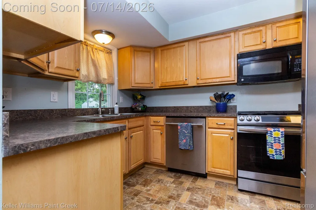 1466 Hampton Road Grosse Pointe Woods City MI 48236