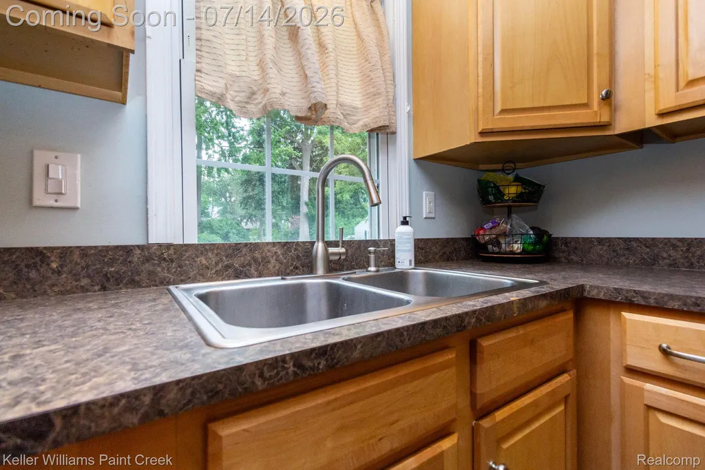 1466 Hampton Road Grosse Pointe Woods City MI 48236