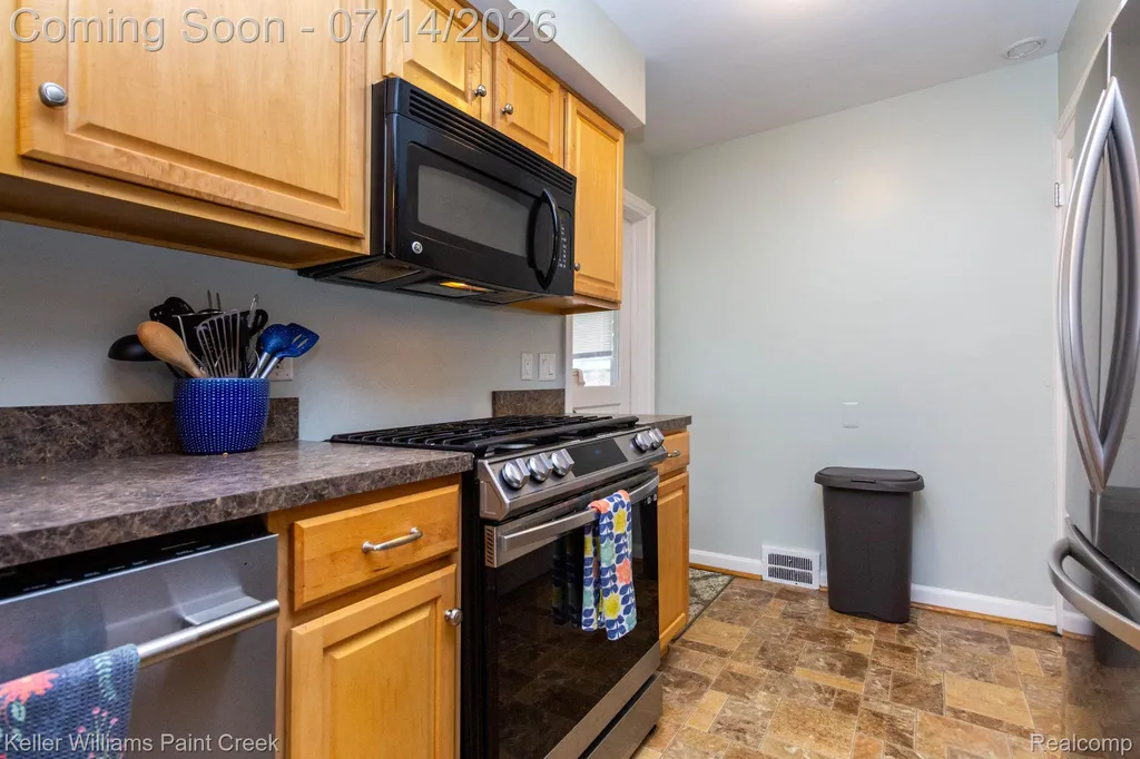 1466 Hampton Road Grosse Pointe Woods City MI 48236