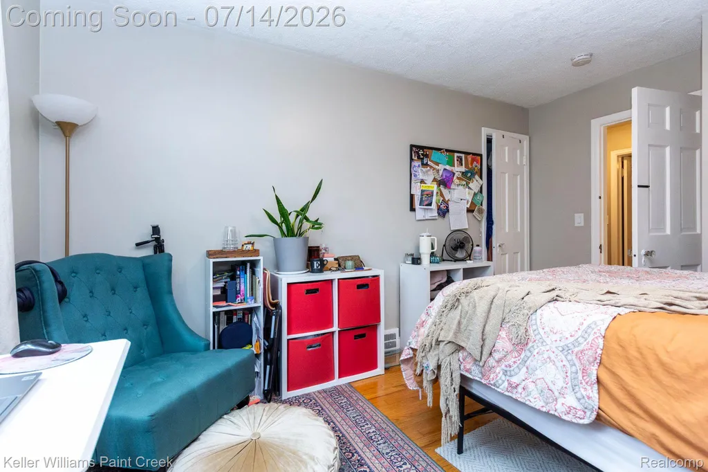 1466 Hampton Road Grosse Pointe Woods City MI 48236