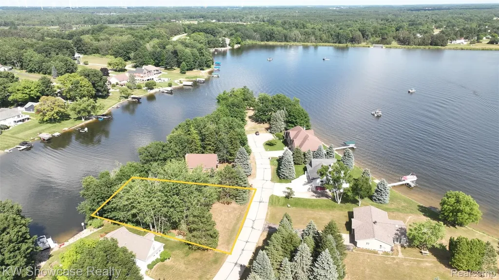 1033 Cantabrian Drive Isabella Township MI 48893