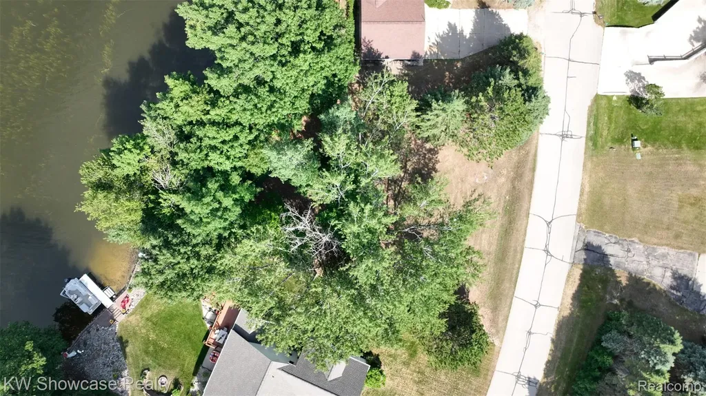 1033 Cantabrian Drive Isabella Township MI 48893