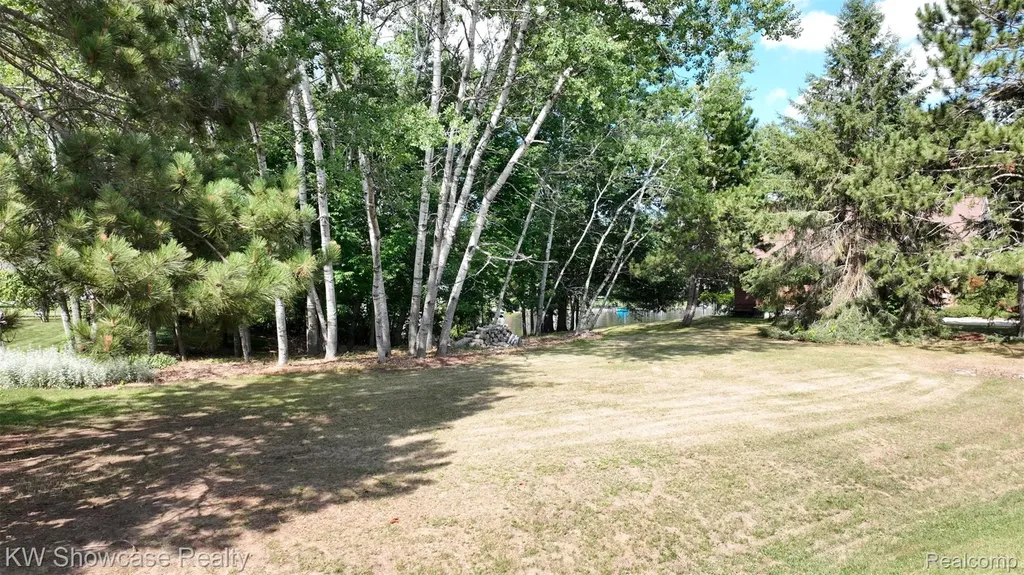 1033 Cantabrian Drive Isabella Township MI 48893