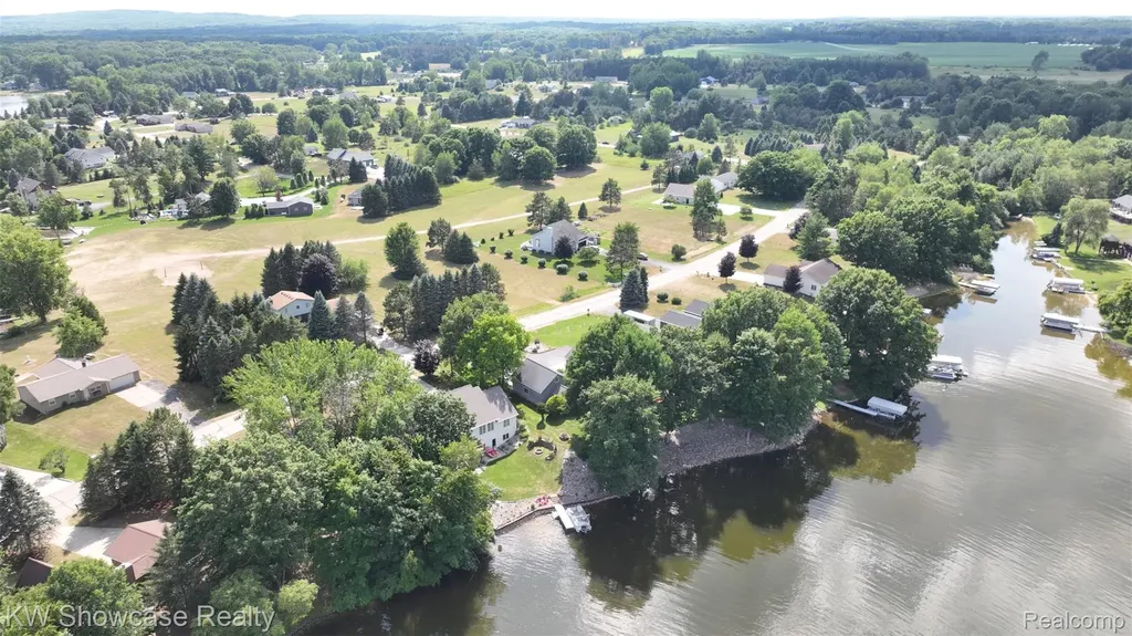 1033 Cantabrian Drive Isabella Township MI 48893