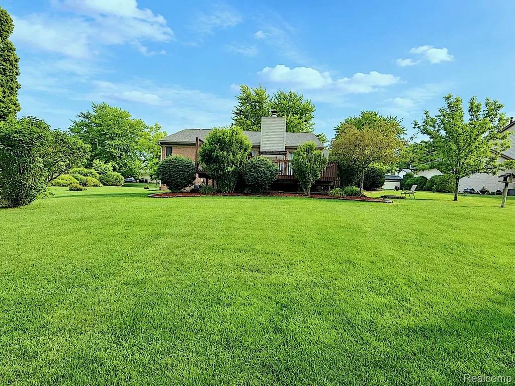 2033 Avonstoke Road Rochester Hills City MI 48307