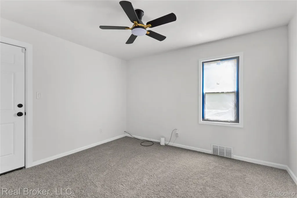 15000 Stansbury Street Detroit City MI 48227