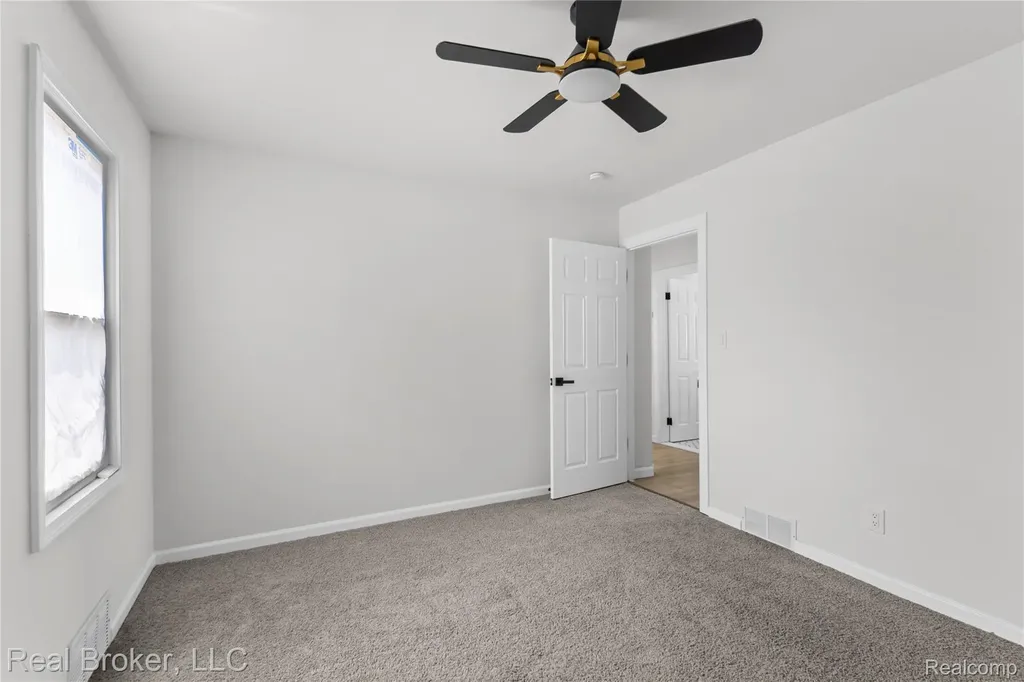 15000 Stansbury Street Detroit City MI 48227