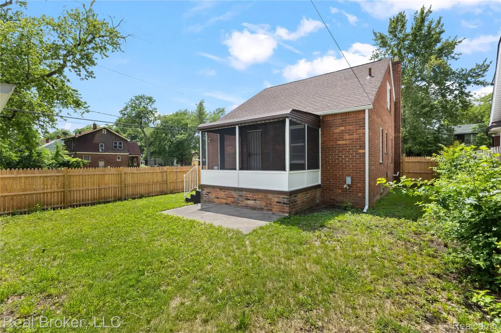 15000 Stansbury Street Detroit City MI 48227
