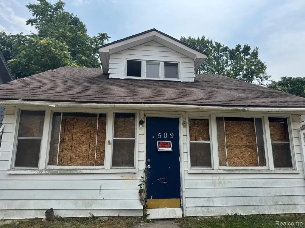 2509 Brown Street Flint City MI 48503