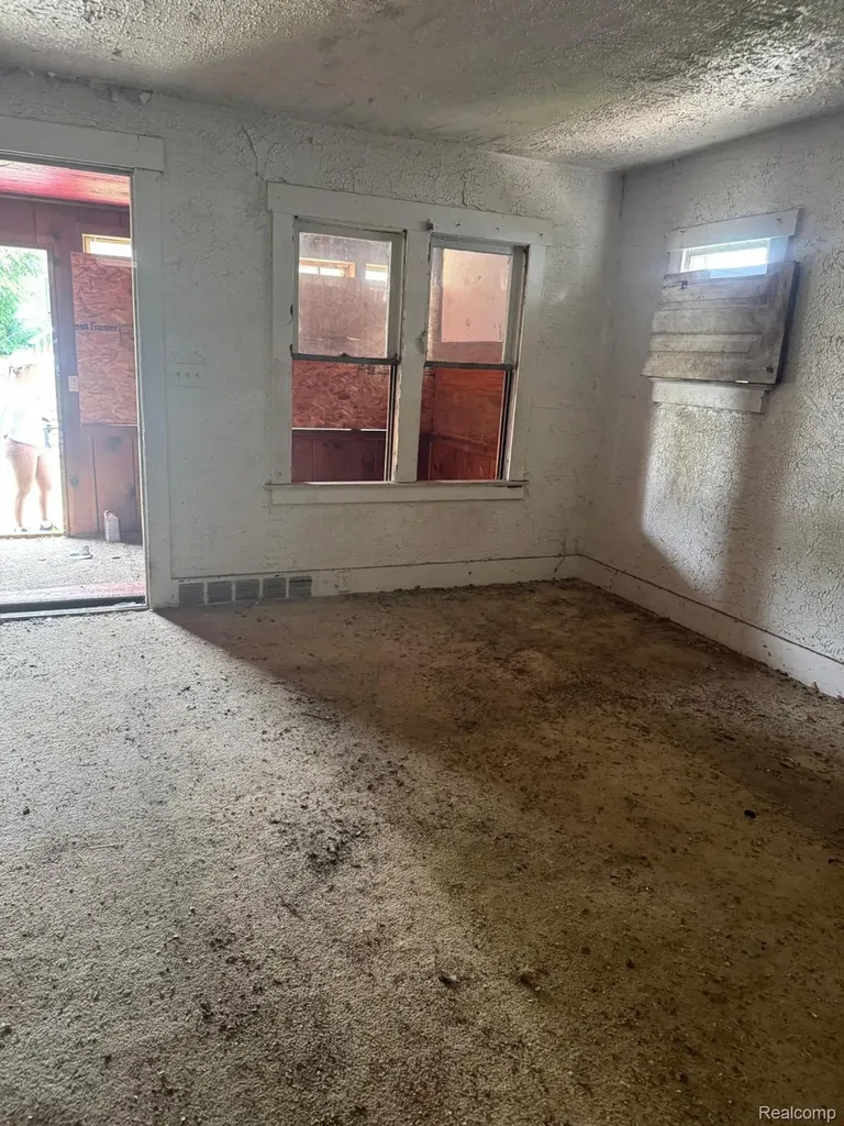 2509 Brown Street Flint City MI 48503