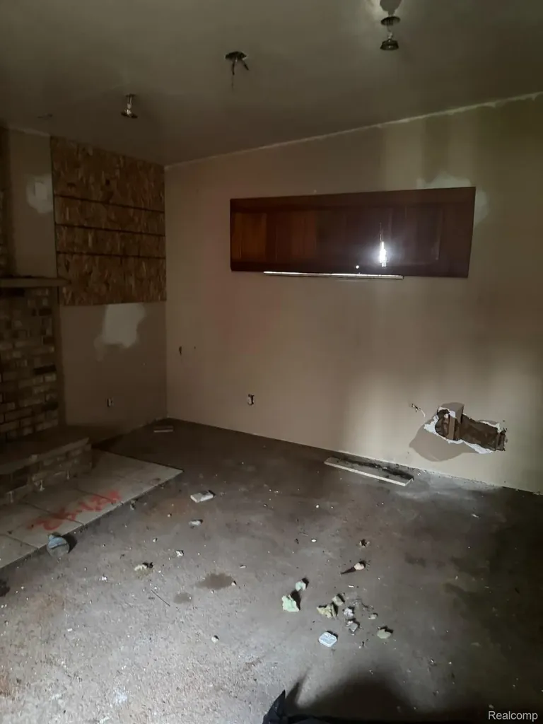 1383 Cleveland Avenue Flint City MI 48503