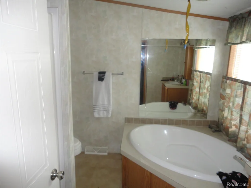 983 Tanners Landing Raisinville Township MI 48161