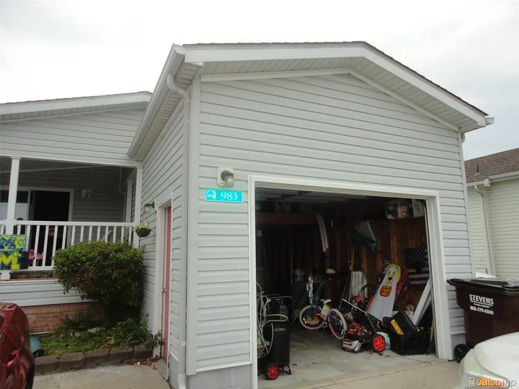 983 Tanners Landing Raisinville Township MI 48161
