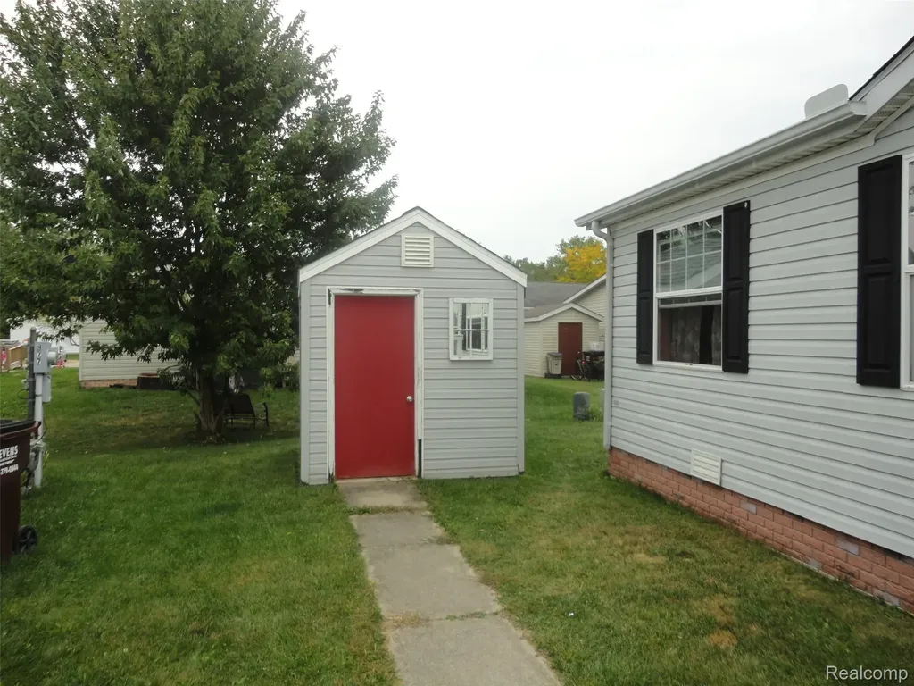 983 Tanners Landing Raisinville Township MI 48161