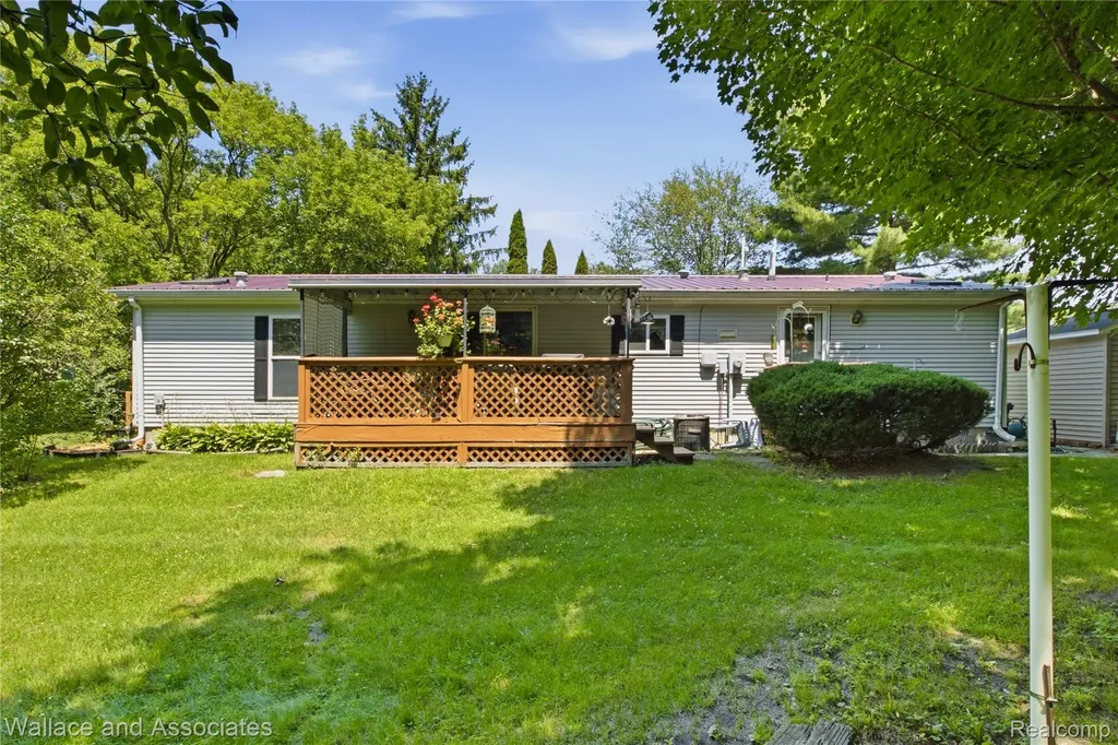 3129 Streeter Drive Fort Gratiot Charter Township MI 48059