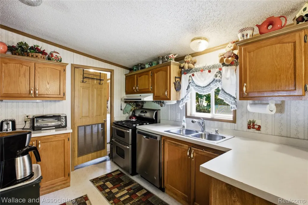 3129 Streeter Drive Fort Gratiot Charter Township MI 48059