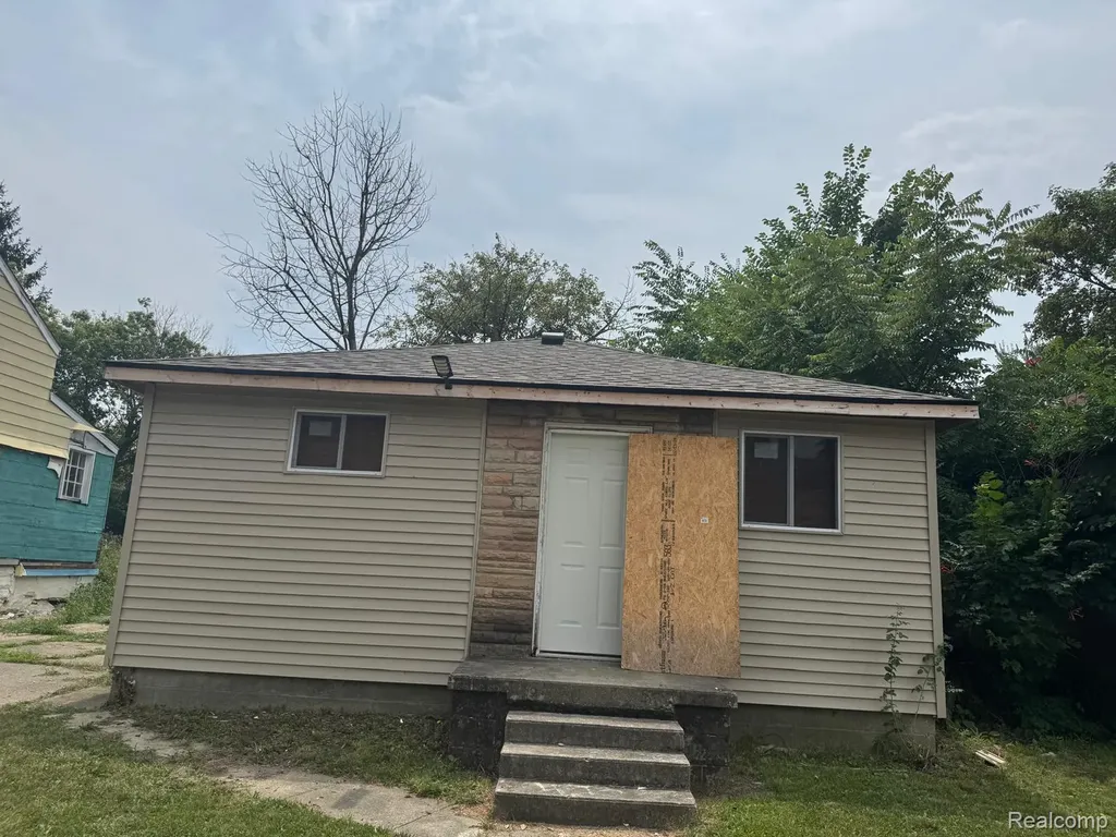 2825 Reynolds Street Flint City MI 48503