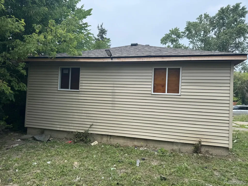 2825 Reynolds Street Flint City MI 48503