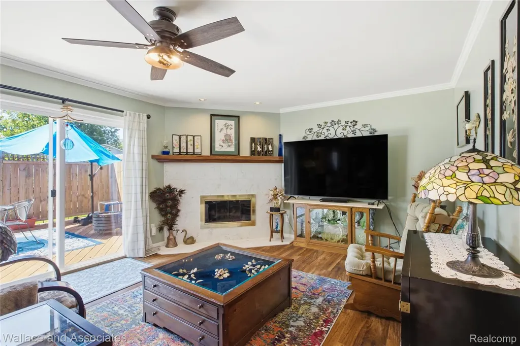3227 N Shoreview Drive Fort Gratiot Charter Township MI 48059