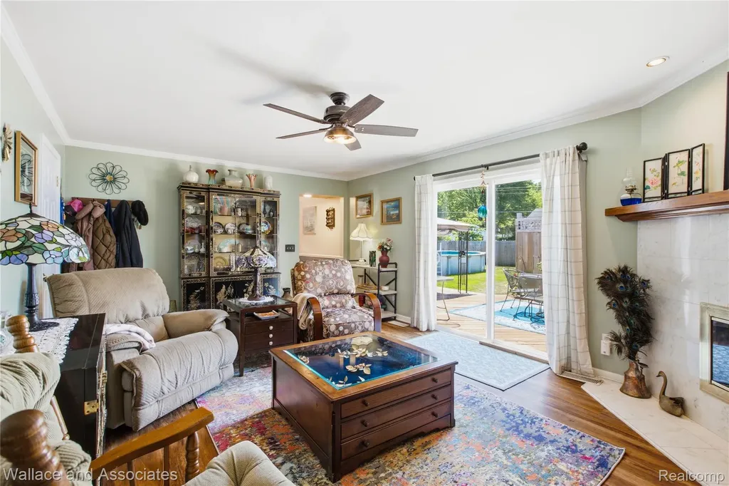 3227 N Shoreview Drive Fort Gratiot Charter Township MI 48059