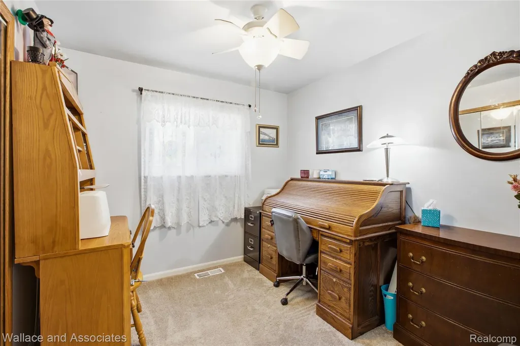 3227 N Shoreview Drive Fort Gratiot Charter Township MI 48059