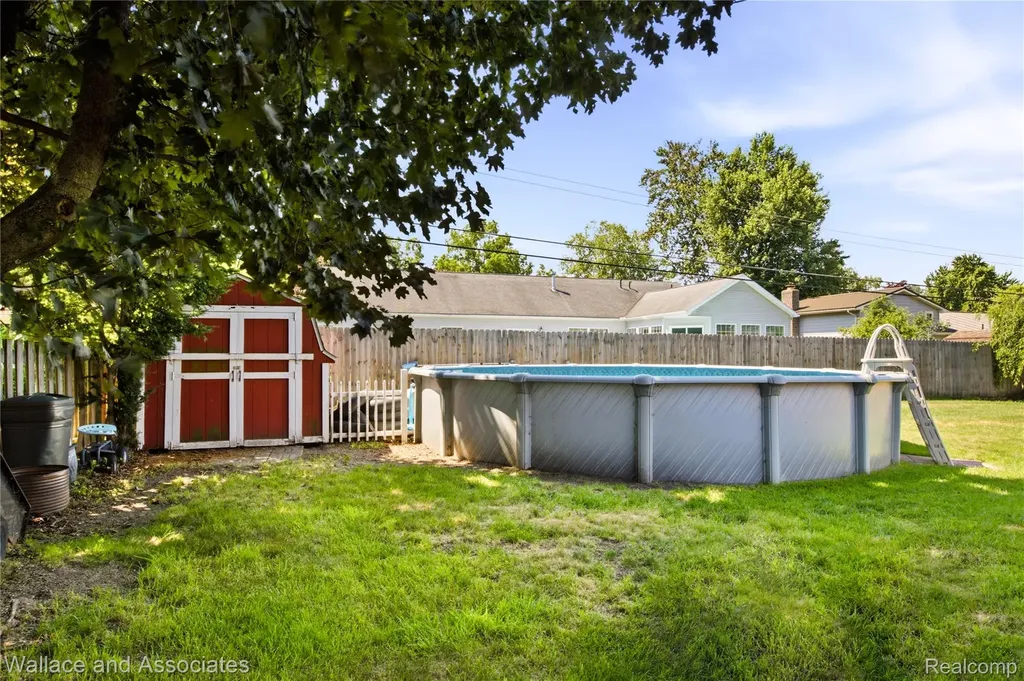 3227 N Shoreview Drive Fort Gratiot Charter Township MI 48059