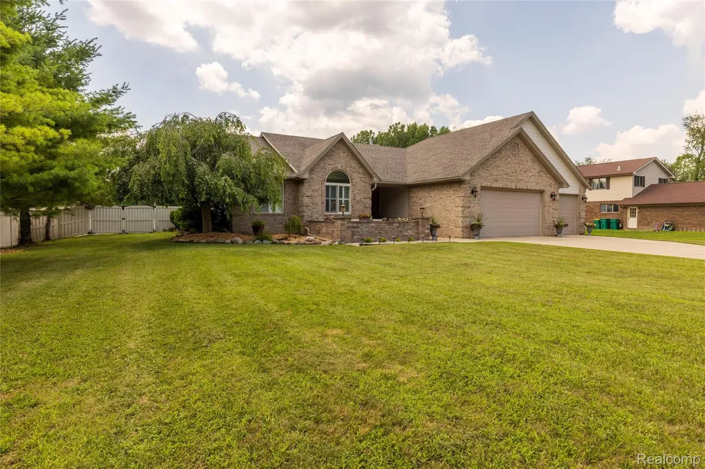 38575 Barth Street Romulus City MI 48174