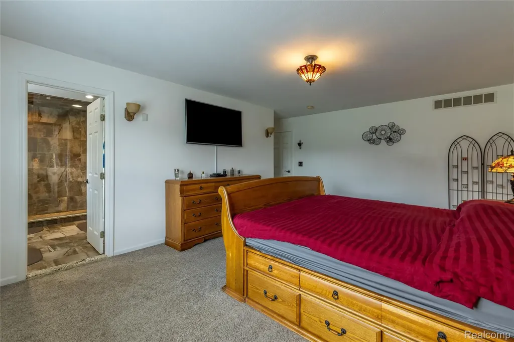 38575 Barth Street Romulus City MI 48174