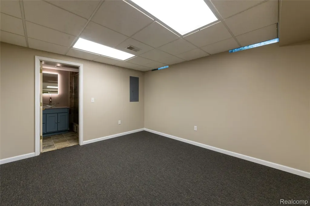 38575 Barth Street Romulus City MI 48174