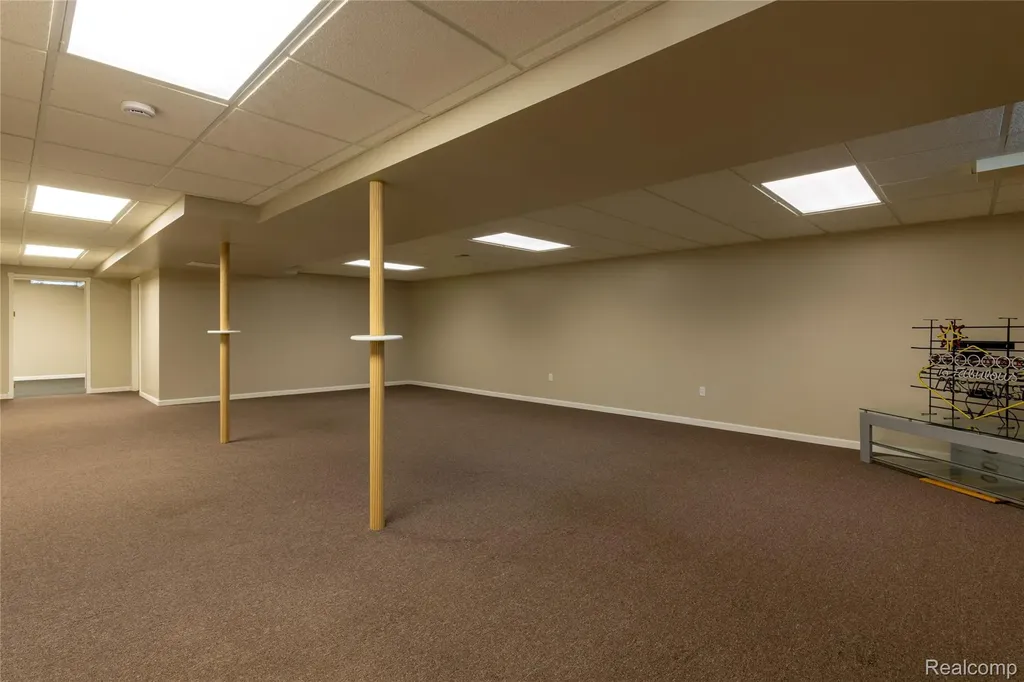 38575 Barth Street Romulus City MI 48174